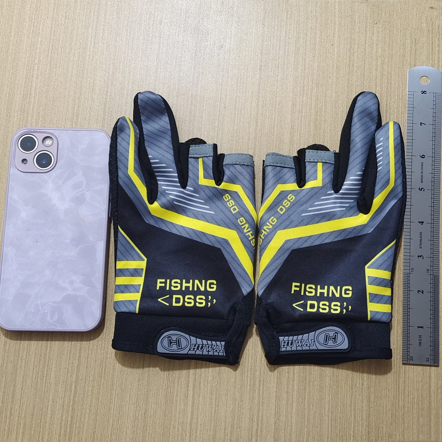 1 Pair Of Breathable Fishing Gloves